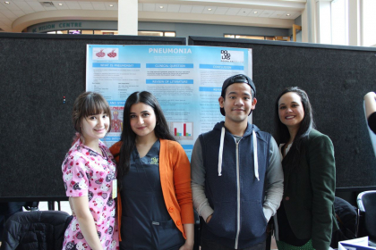 Health Science Students presenting their research project.听